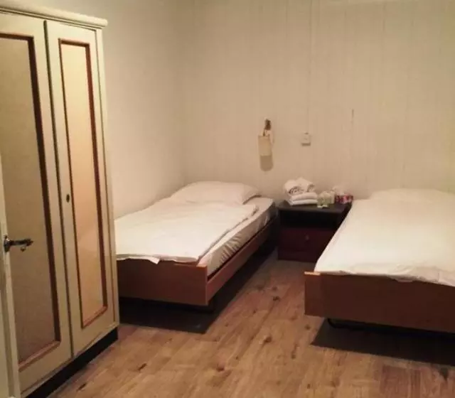 Economy Zimmer geteiltes Bad, Derby Davos