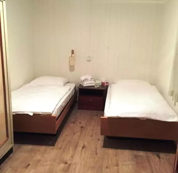 4 Bett Standardzimmer, Derby Davos