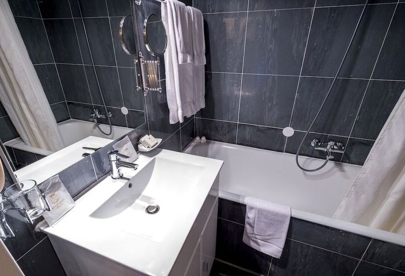 اتاق استاندارد یک نفره, Diplomate