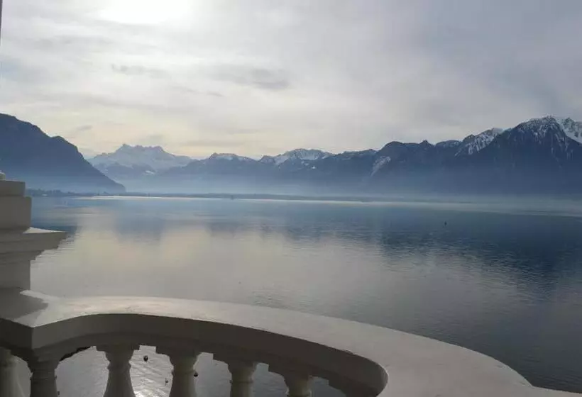اتاق استاندارد با چشم‌انداز دریاچه, Du Grand Lac Excelsior