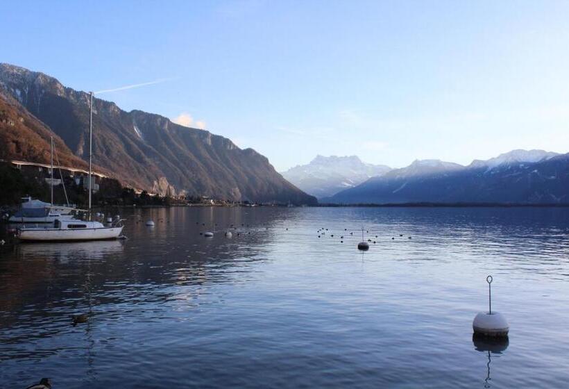 جناح جونيور, Du Grand Lac Excelsior