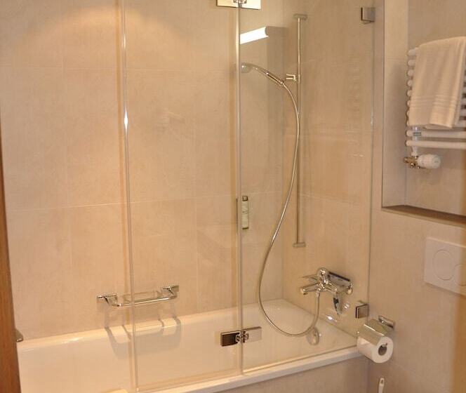 اتاق استاندارد, Gletschergarten