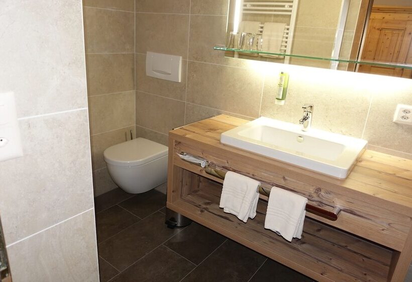 اتاق لوکس, Gletschergarten