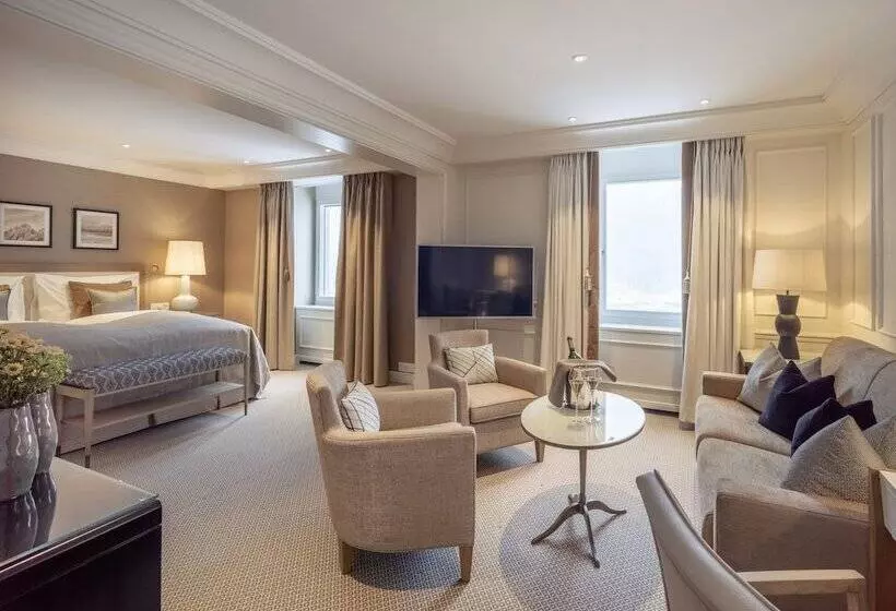 Deluxe-juniorsviitti, Grand Hotel Kronenhof
