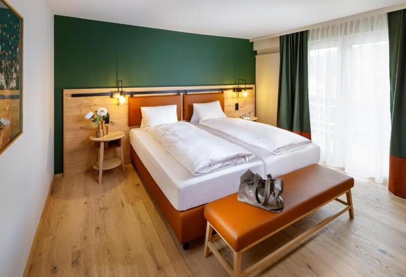 可观山景的小型套房, Hirschen Wildhaus