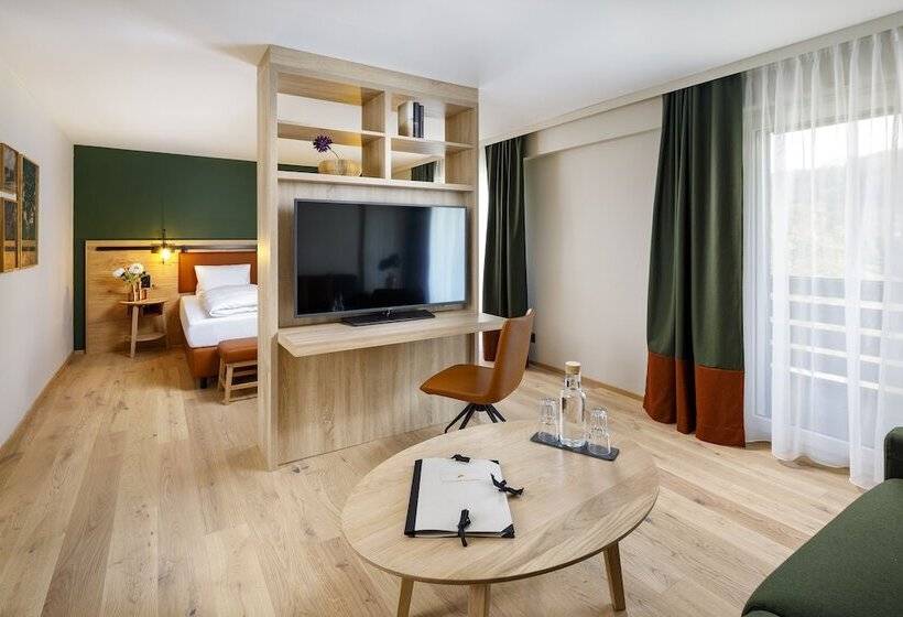 可观山景的小型套房, Hirschen Wildhaus