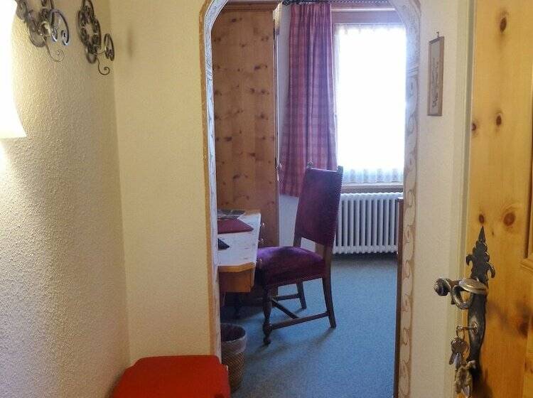 غرفة قياسية فردية, Chesa Languard