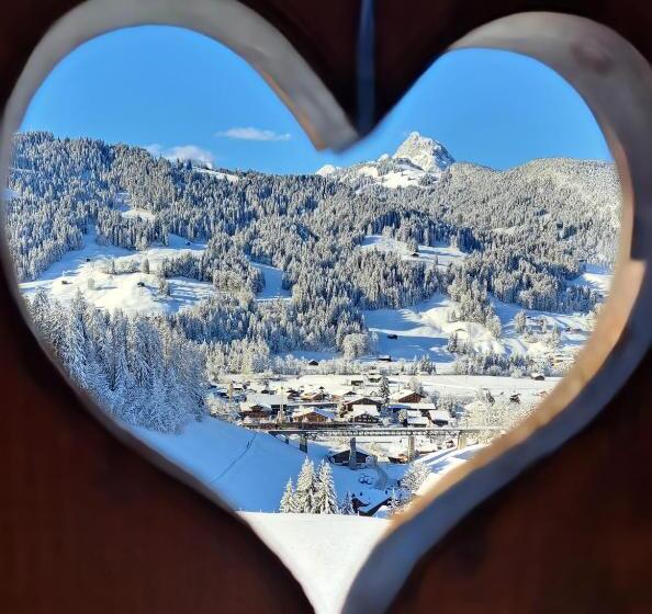 带山景的复式房间, Le Grand Chalet Gstaad