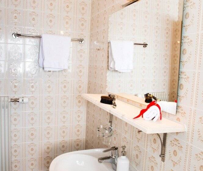 标准单人间, Marmotte