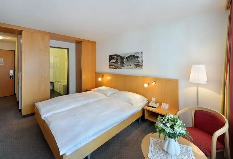 اتاق راحتی, Alpine Hotel Perren
