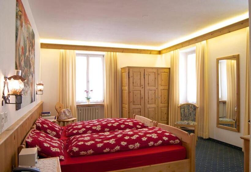 스탠다드 트리플 룸, Poschiavo Suisse