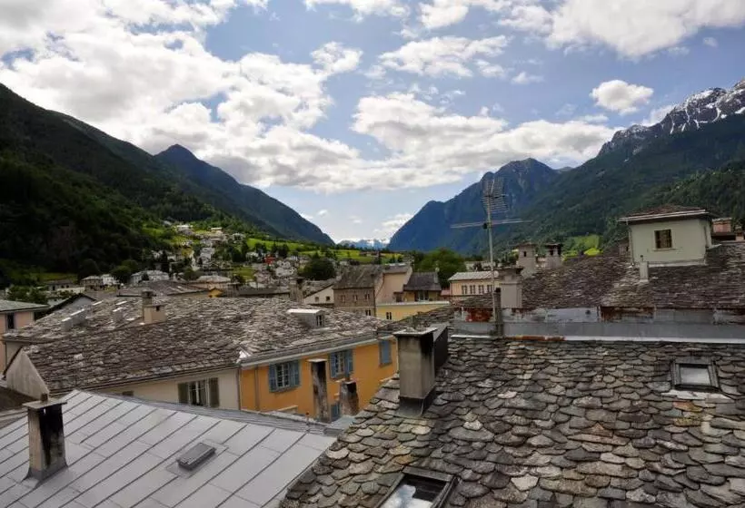 اتاق استاندارد یک نفره, Poschiavo Suisse