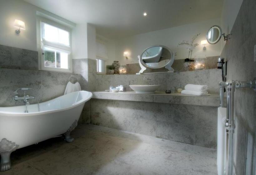 高级套房, Regina