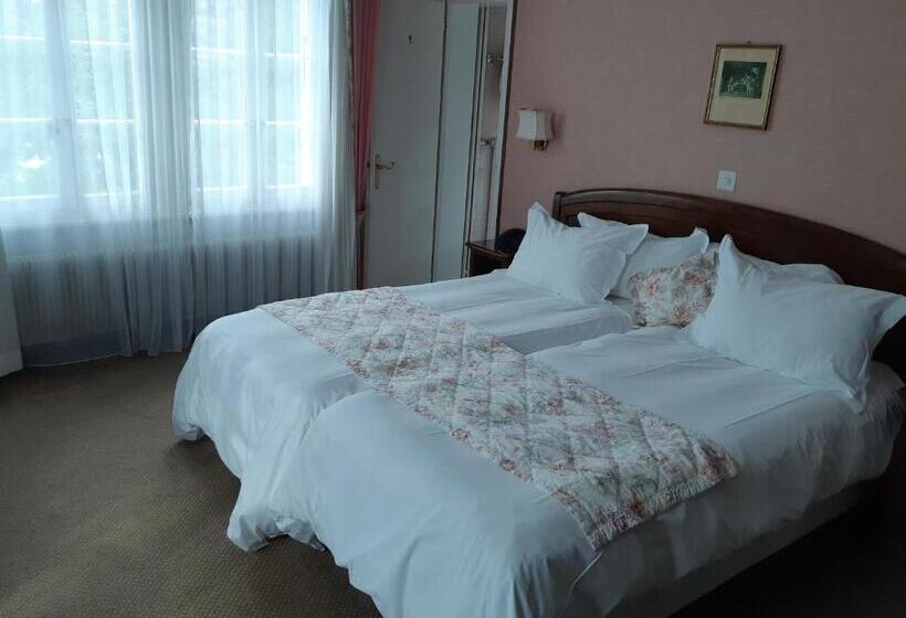 豪华房间, Regina