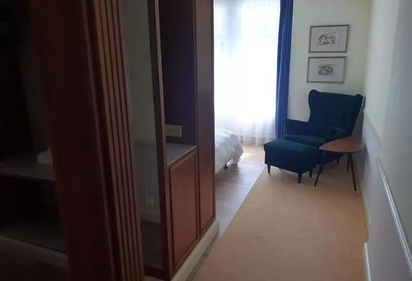 Chambre Supérieure, Regina