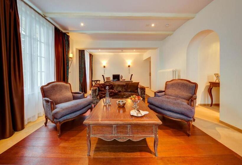 山景套房, Regina