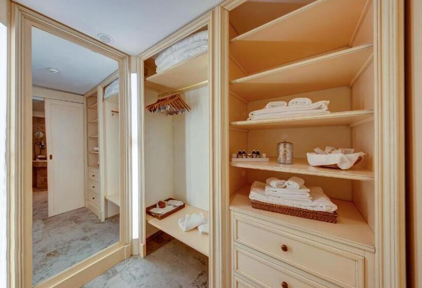 套房带园景, Regina