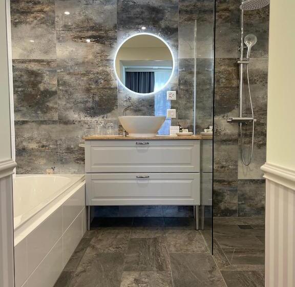 家庭套房, Regina