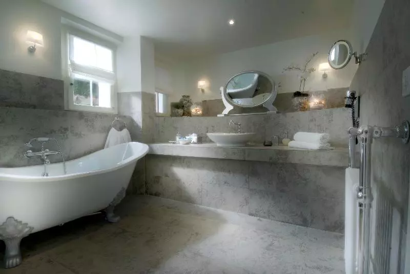 Suite Supérieure, Regina