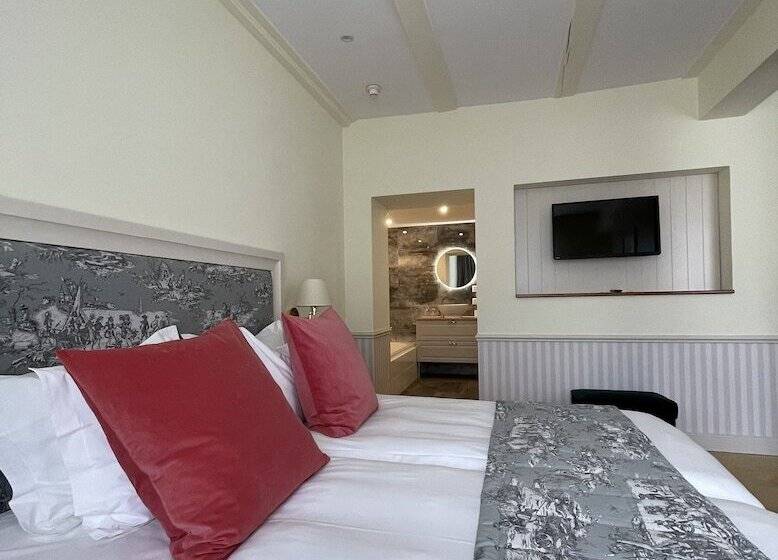 家庭套房, Regina