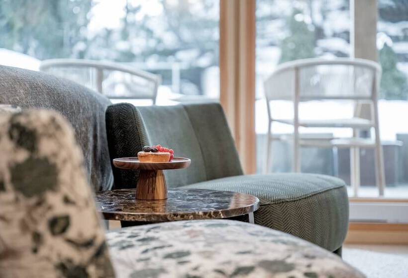 Номер Стандарт, Relais & Châteaux Chasa Montana