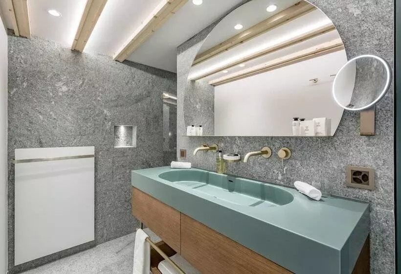 سوییت لوکس, Relais & Châteaux Chasa Montana