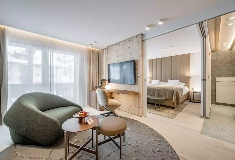 سوییت لوکس, Relais & Châteaux Chasa Montana