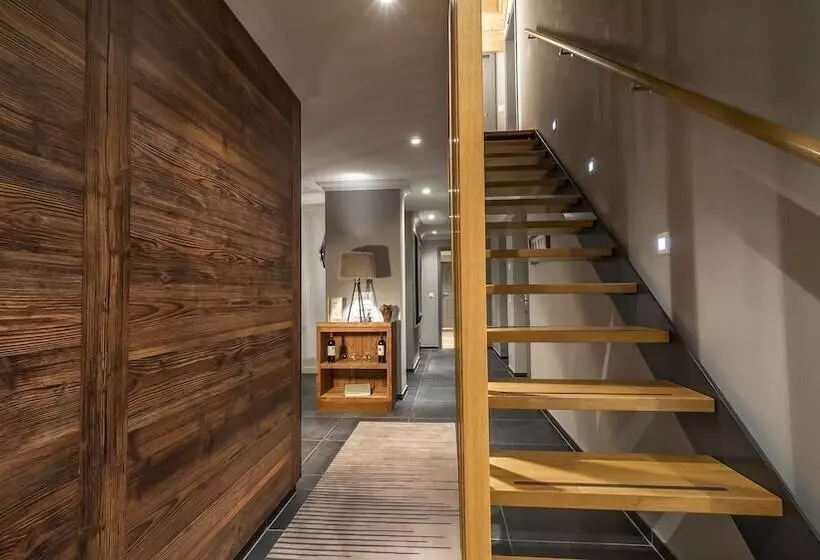 سوئیت سوپریور 3 خوابه, Romantik Hotel Schweizerhof