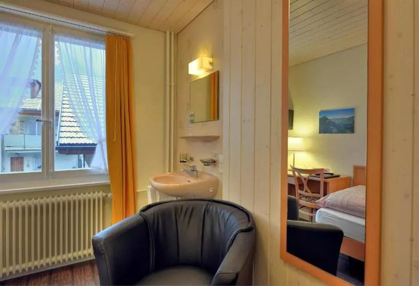 Chambre Economy Individuelle, Rossli