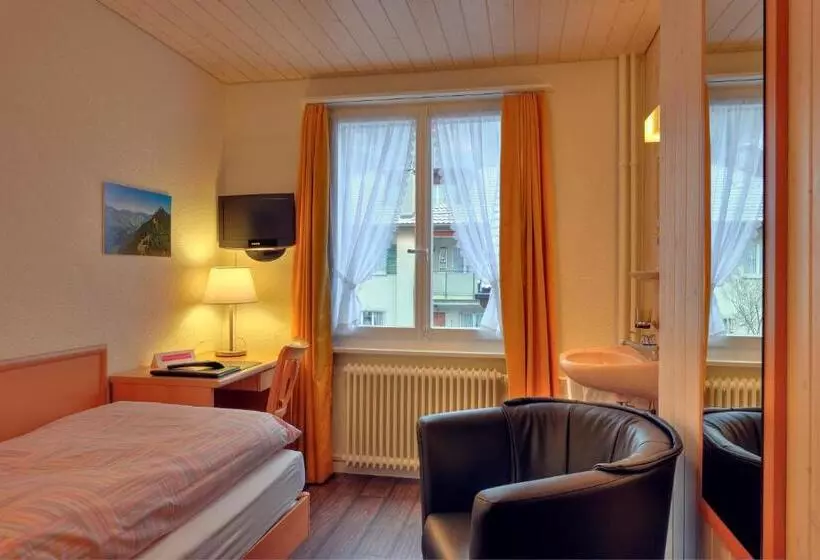 Chambre Triple Standard avec Balcon, Rossli