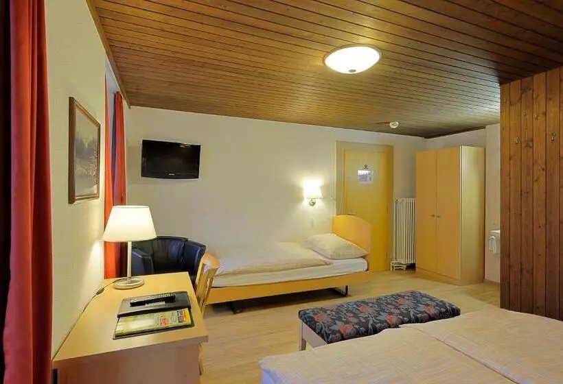 Chambre Triple Standard, Rossli