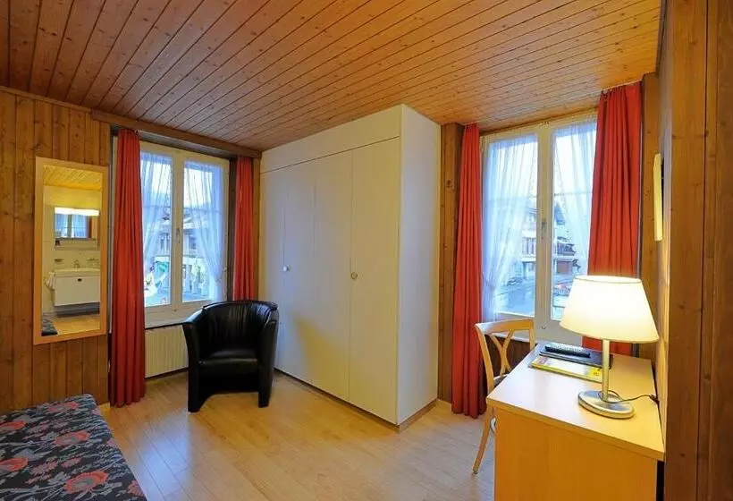 Chambre Familiale, Rossli