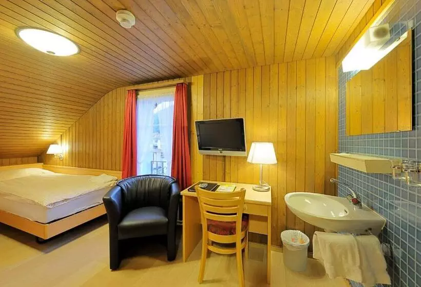 Chambre Economy Salle de Bain Partagée, Rossli