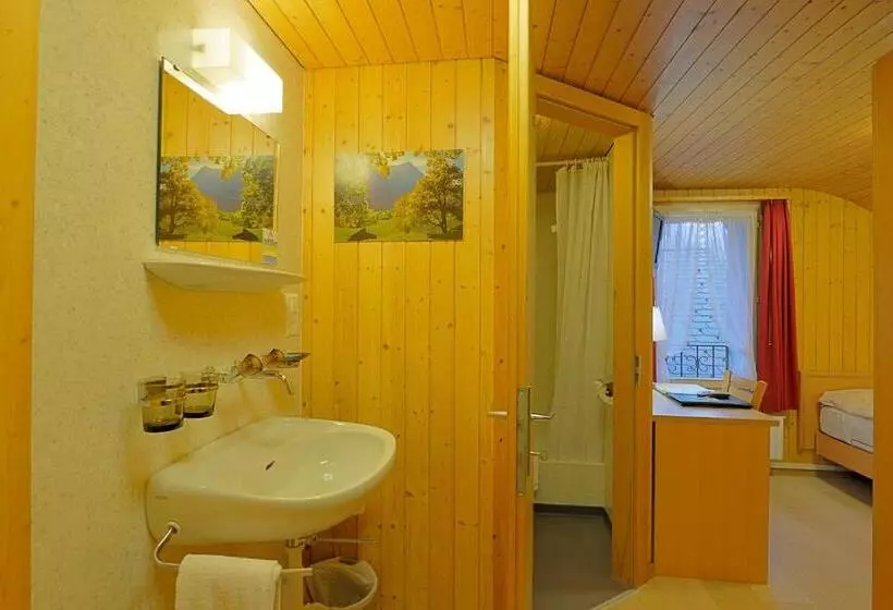 Chambre Economy, Rossli