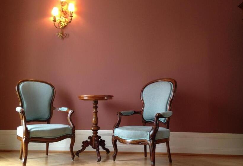 חדר רומנטי, Terrasse Am See