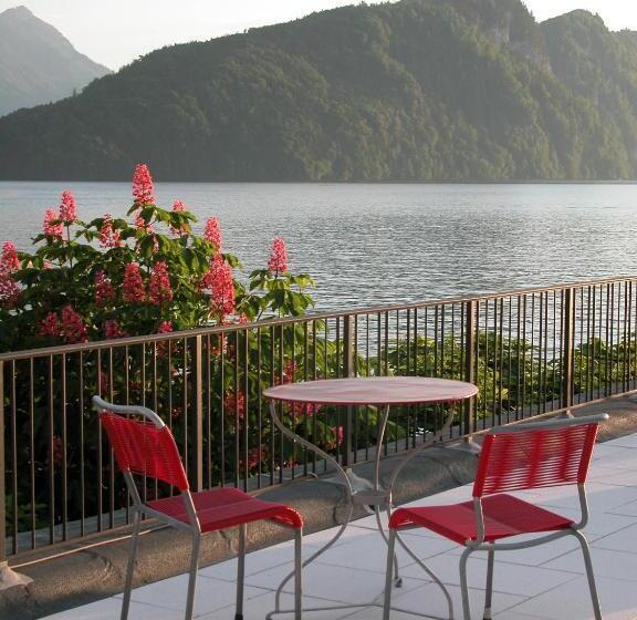 חדר רומנטי, Terrasse Am See