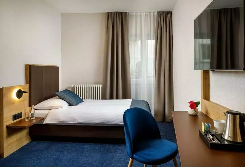 Comfort Yhden Hengen Huone, Tivoli