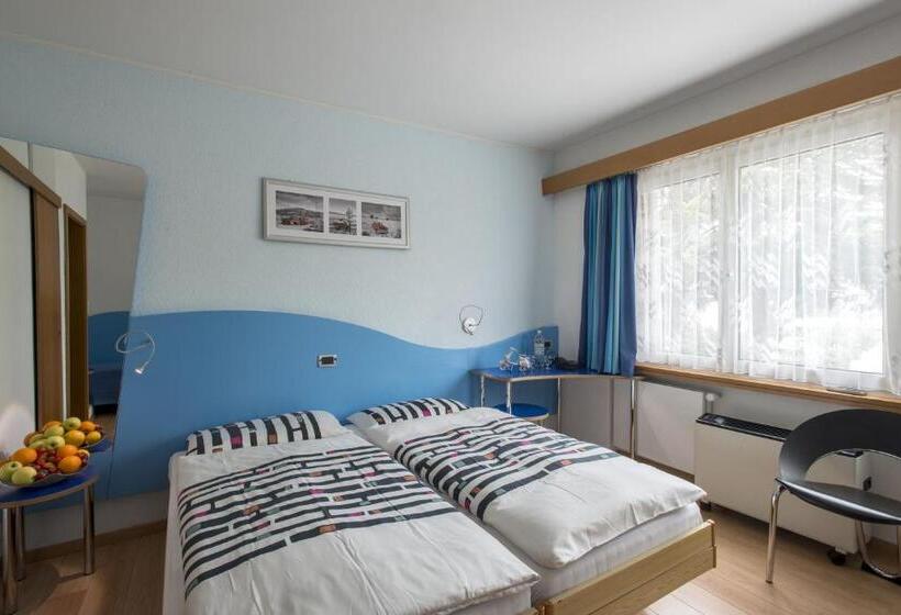 Camera Tripla Standard, Vezia