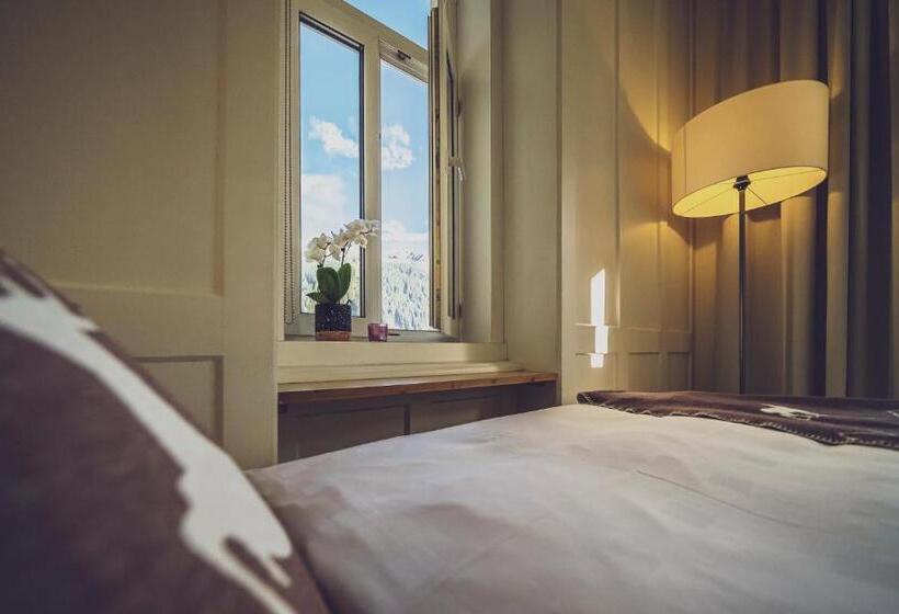 اتاق استاندارد یک تخته با بالکن, National By Mountain Hotels