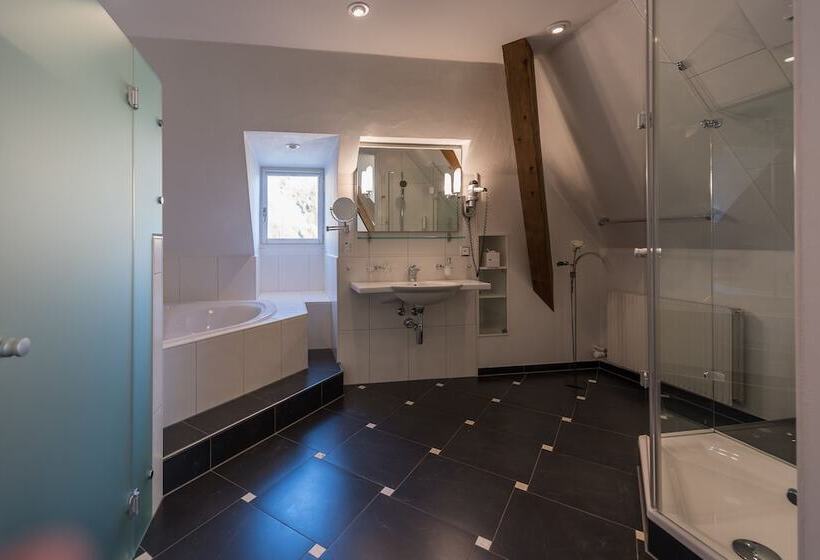 Полулюкс Вид на Озеро, Parkhotel Gunten – Beach & Spa