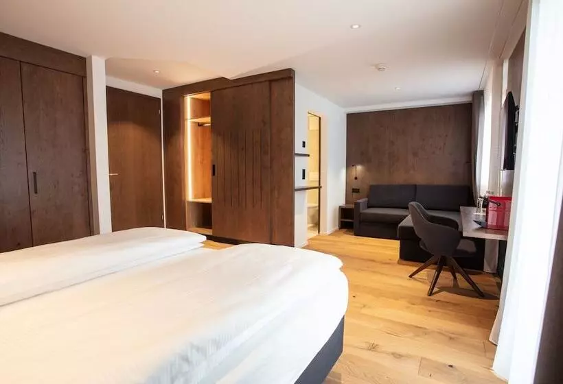 バルコニー付きデラックスルーム, Posthotel Valbella   Berge, Spa & Wir