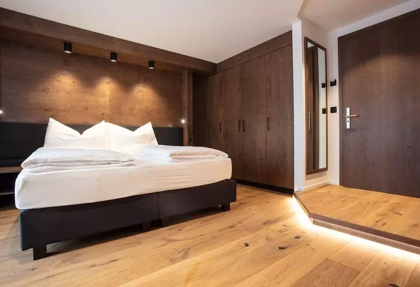 バルコニー付きデラックスルーム, Posthotel Valbella   Berge, Spa & Wir