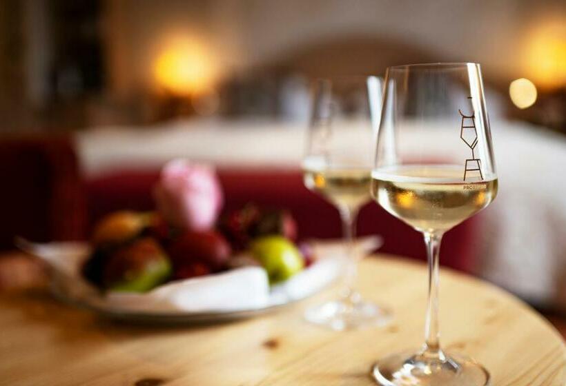 带观景的高级间, Romantik Hotel Schweizerhof