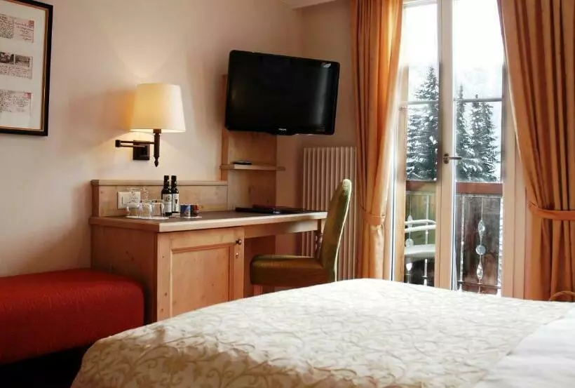 اتاق سوپریور یک تخته, Romantik Hotel Schweizerhof