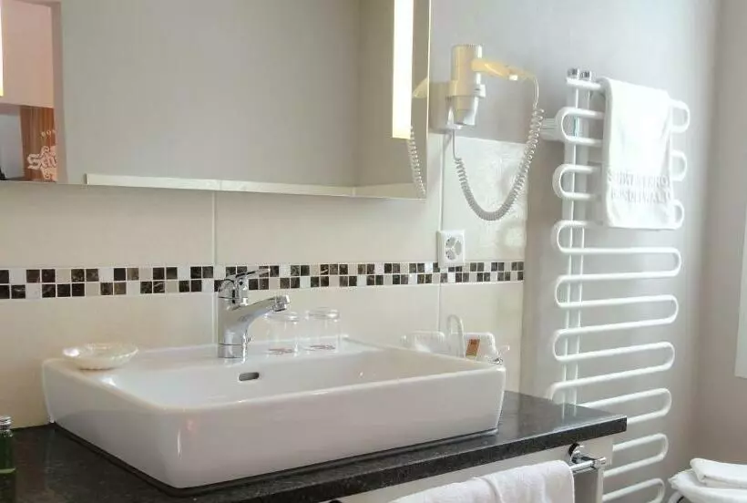 اتاق سوپریور یک تخته, Romantik Hotel Schweizerhof