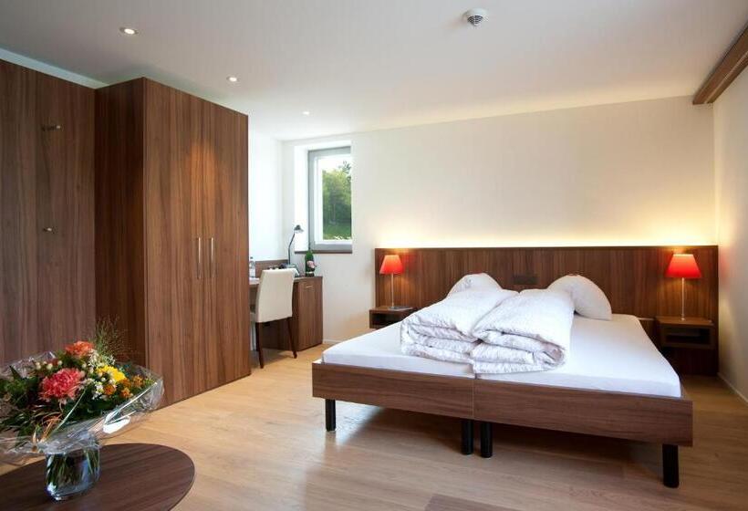 غرفة قياسية مطلّة علي البحيرة, Seehotel Delphin