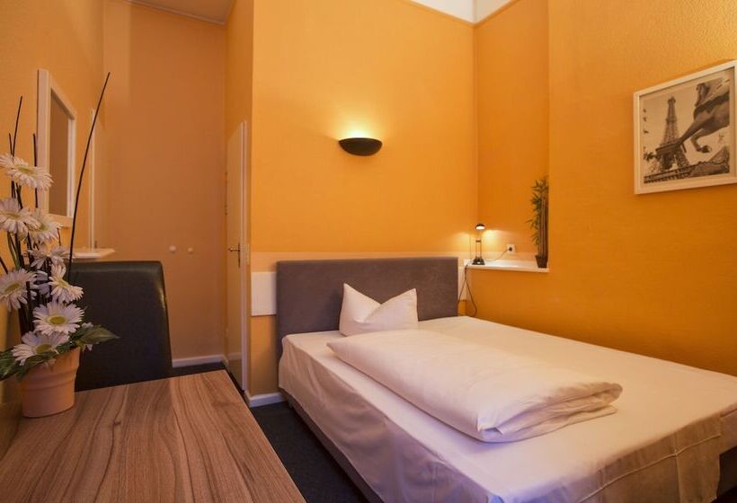 اتاق استاندارد یک نفره, Am Hermannplatz