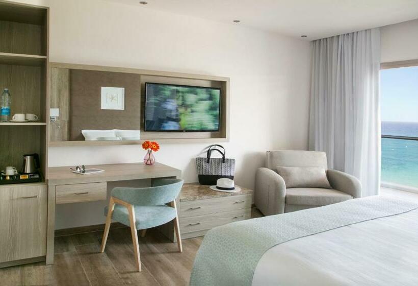 غرفة سوبيريور مطلّة علي البحر, Asterias Beach