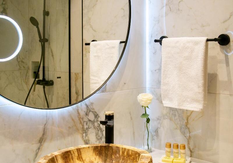 جناح جونيور مطلّ علي البحر, Asterias Beach