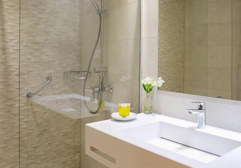 غرفة قياسية مطلّة علي حمام السباحة, Asterias Beach